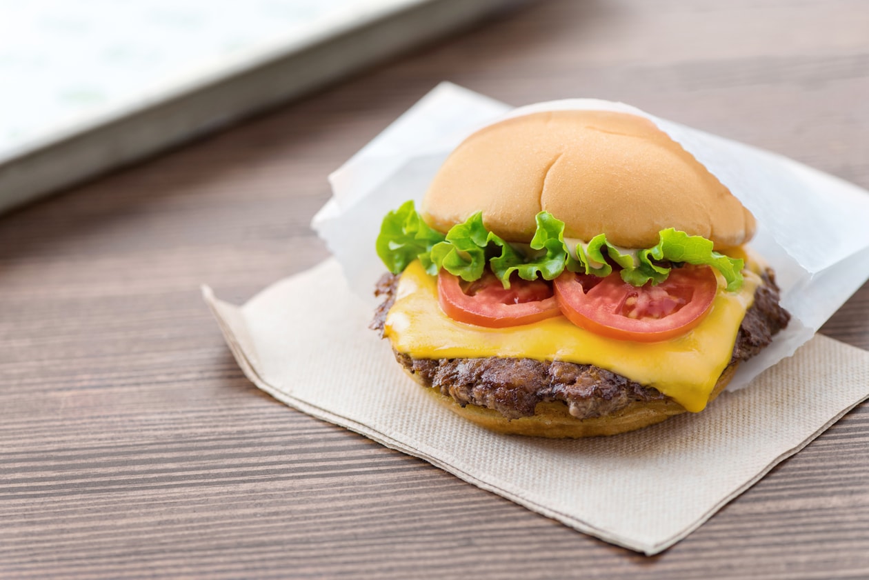 HYPEBEAST Eats... 美國超人氣連鎖漢堡店 Shake Shack 正式登陸香港