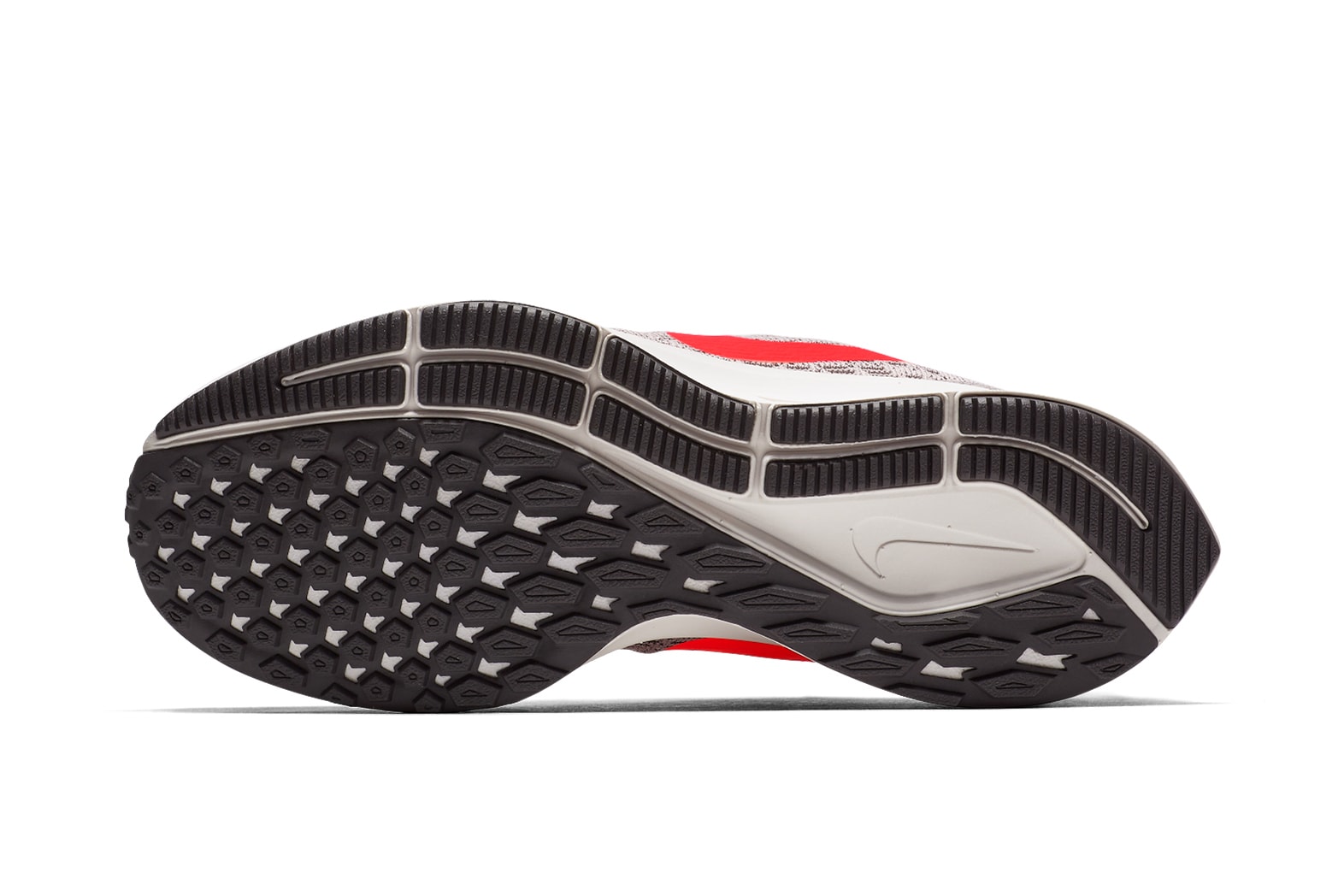 35 週年經典進化 – Nike 最新 Air Zoom Pegasus 35 跑鞋現身