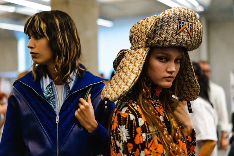走進 Prada 2019 早春系列紐約發佈會後台