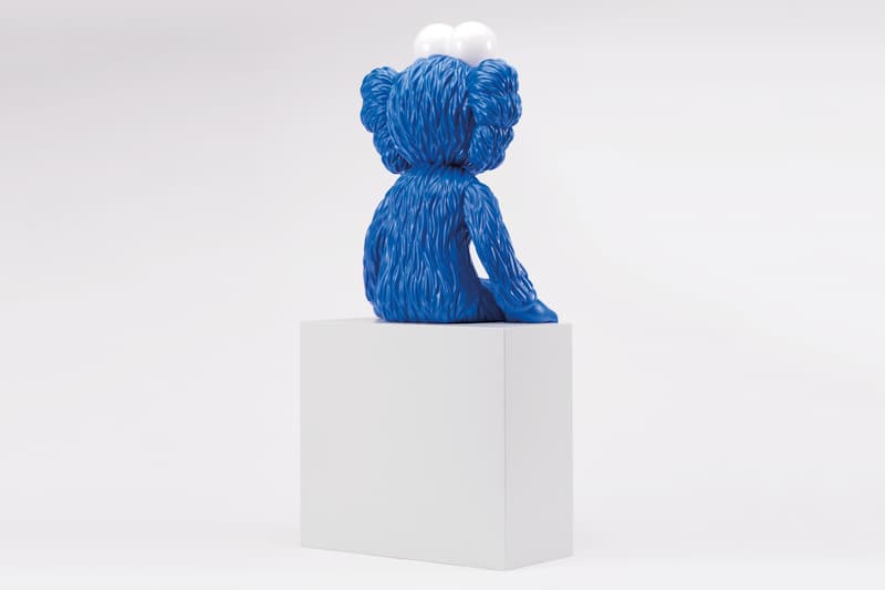 KAWS 宣布將限量 250 枚推出 SEEING by KAWS LED 座燈