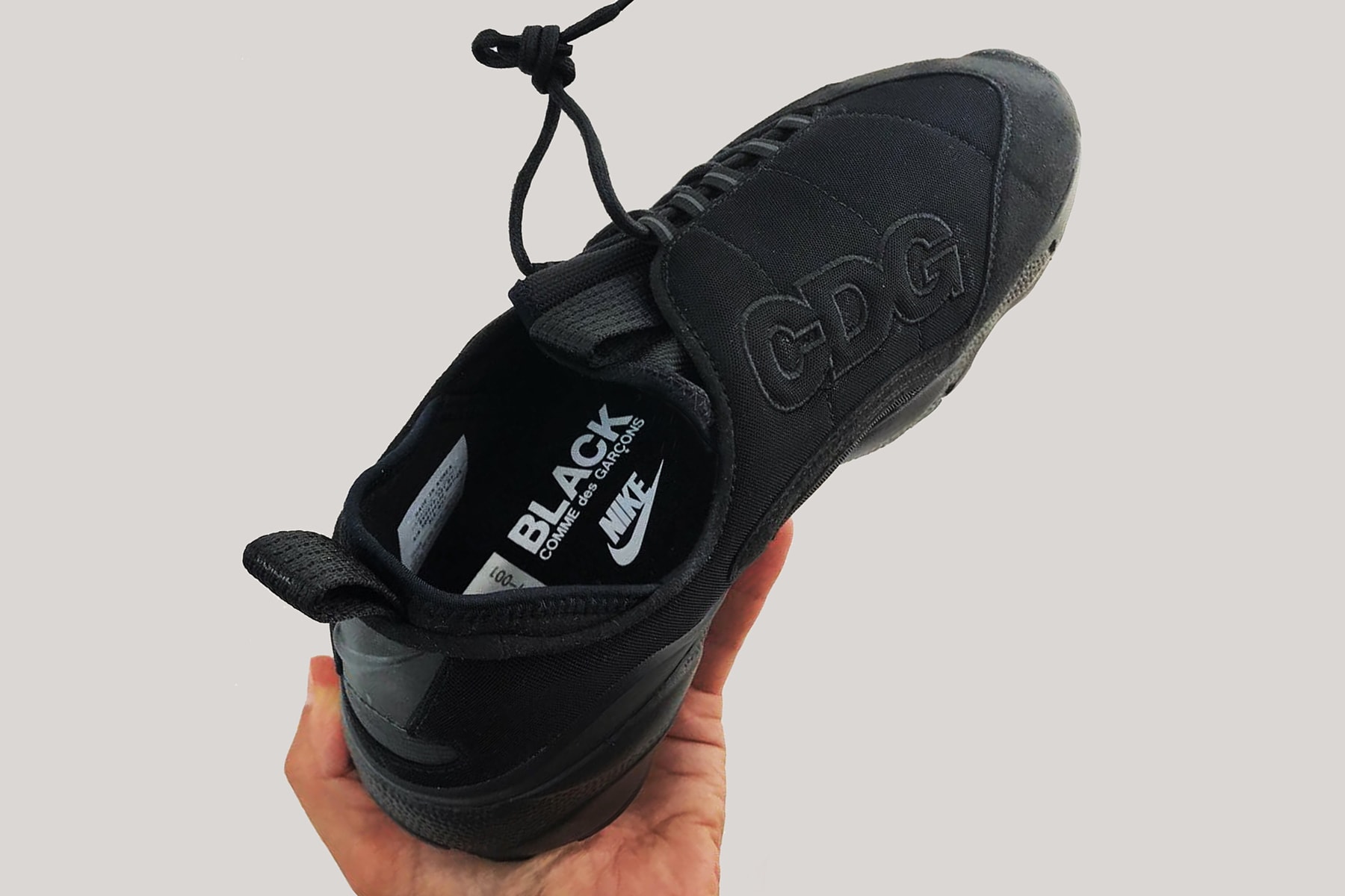 巴黎時裝周 − COMME des GARÇONS BLACK x Nike Air Footscape Motion 鞋款發見
