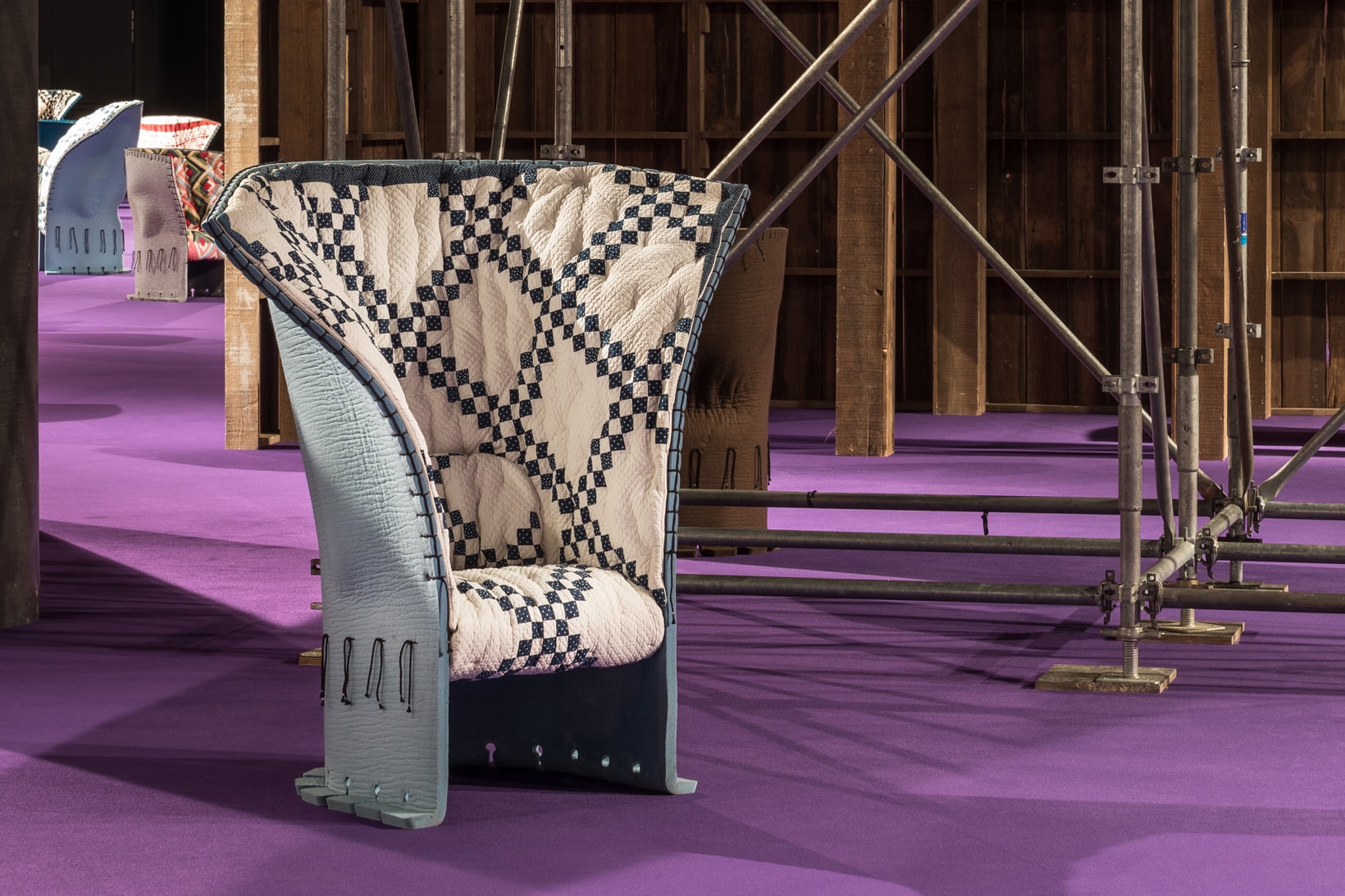Calvin Klein 於邁阿密設計展推出限定 Feltri 扶手椅