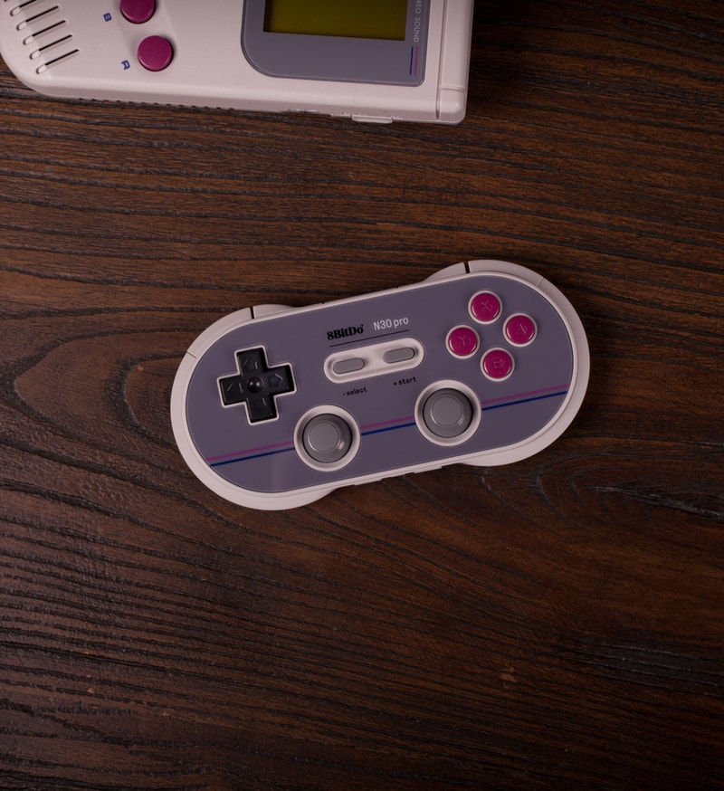 古老當時興！8BitDo 再以復古為設推出全新遊戲控制器