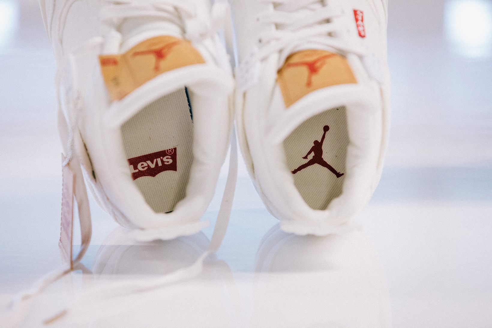Levi's® x Air Jordan 4 黑白系列迎來全球正式發售日