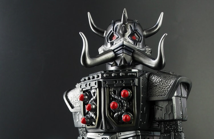 HYPEBEAST 專訪:只為打破傳統窠臼,他們聯手創造「魔王機器人」