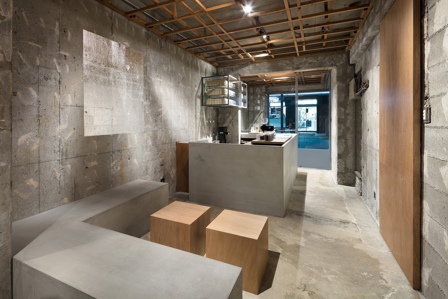 東京 Yusuke Seki 設計工作室改造出富現代感之咖啡室