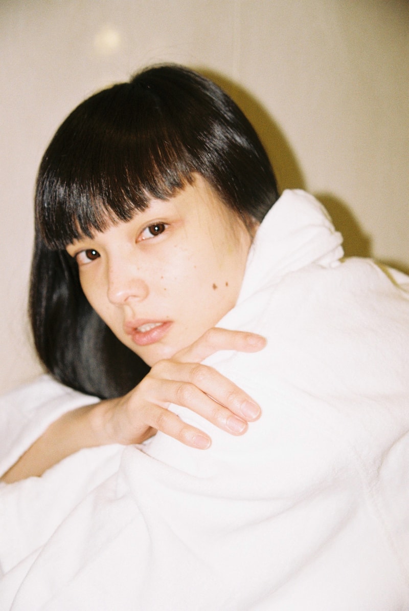 日本人氣名模秋元梢寫真集《Kozue 2017-2018》登陸香港