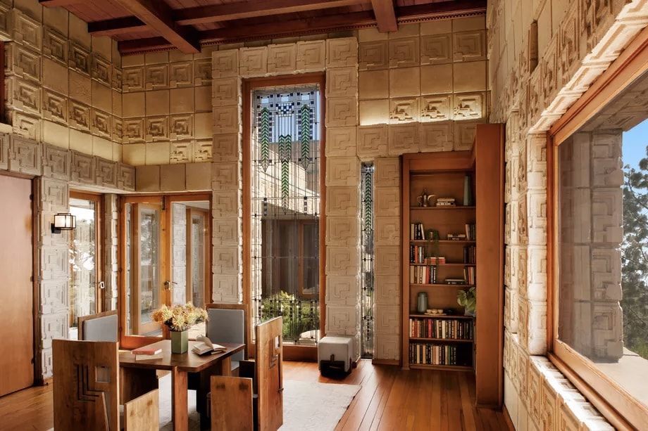 Frank Lloyd Wright 的標誌性 Ennis House 以 $2,300 萬美元的價格出售