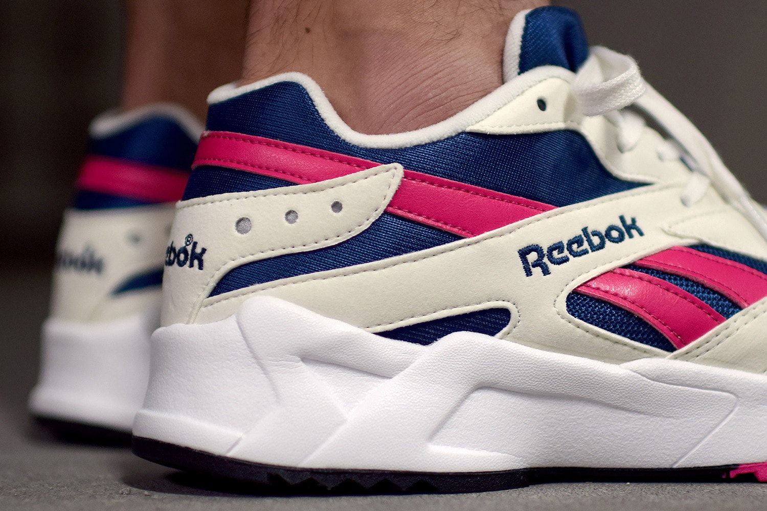 Reebok 復刻推出 90 年代經典越野跑鞋 Aztrek OG