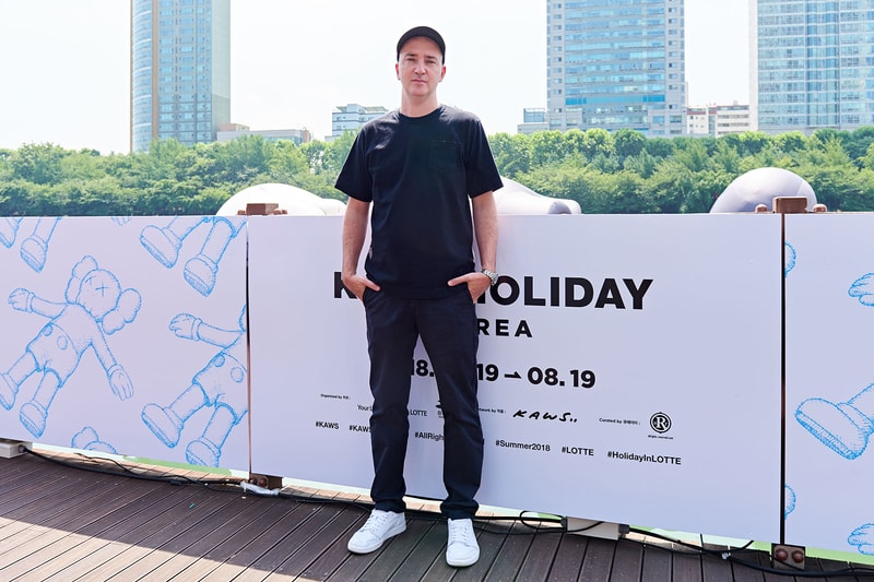 韓國直擊 KAWS 水上漂浮雕塑作品「KAWS:HOLIDAY」期間限定店開幕盛況