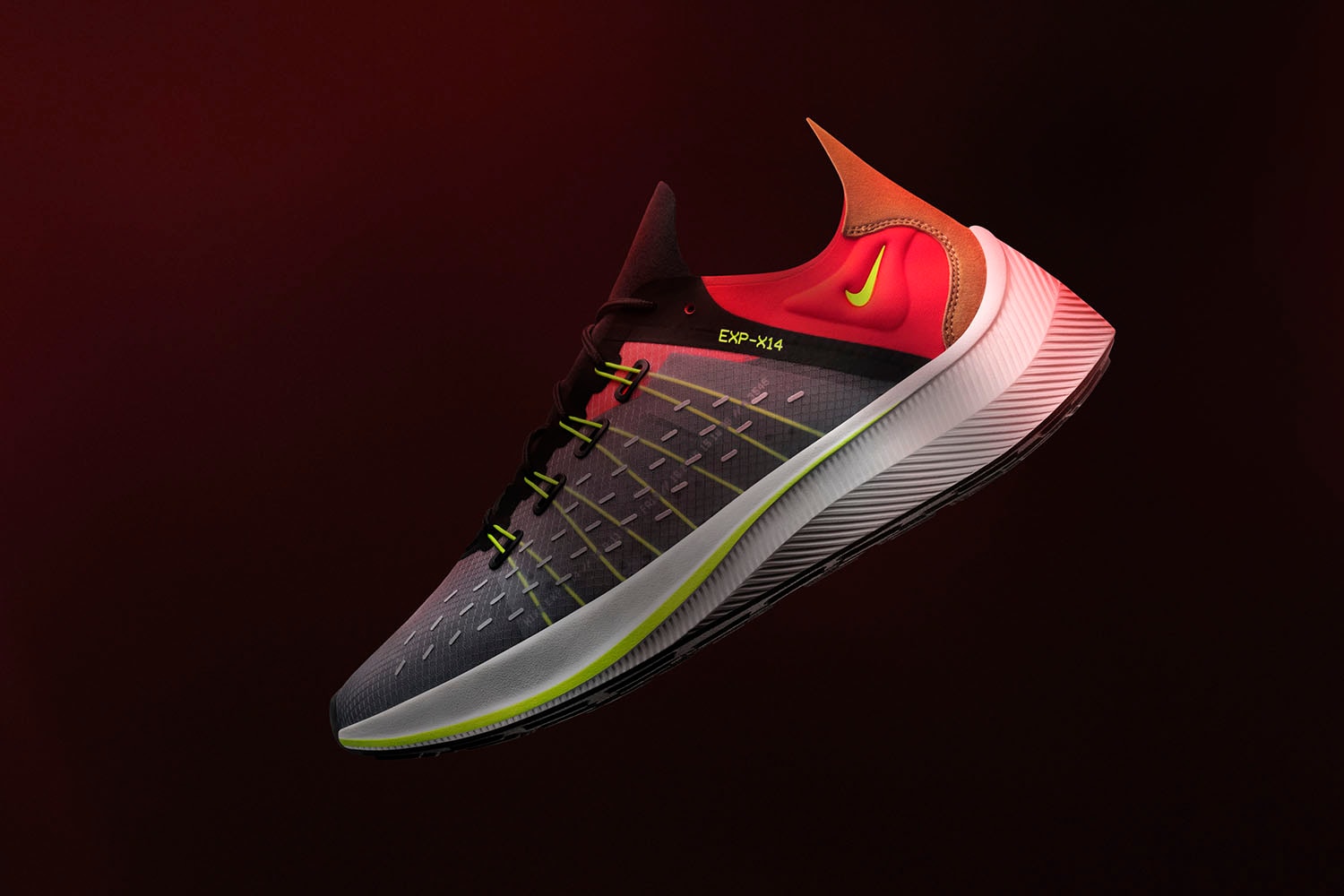 Nike 推出全新跑鞋exp X14 讓每一步都代表著實驗性的自我挑戰 Nike 推出全新跑鞋exp X14 讓每一步都代表著實驗性的自我挑戰