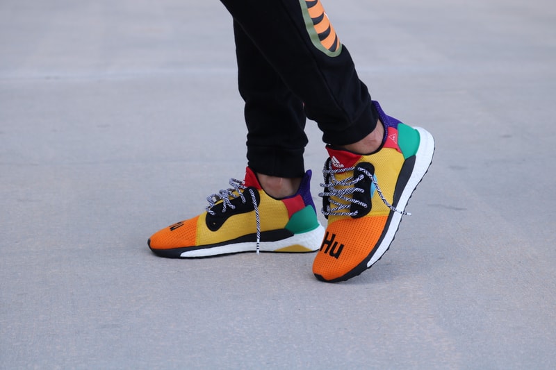 Pharrell x adidas 全新聯乘 Solar Hu Glide St 上腳預覽