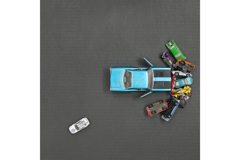 美國海關清潔工 Tom Kiefer 舉辦無證移民「被沒收個人物品」主題展