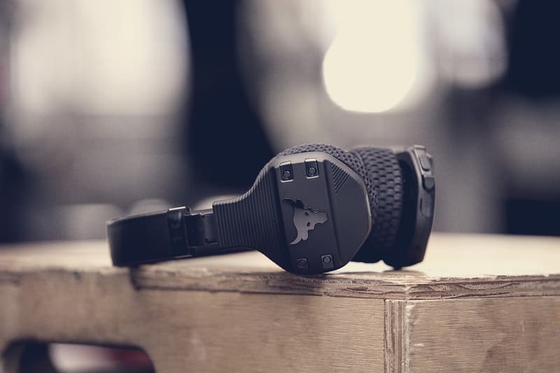 Under Armour x Dwayne Johnson x JBL 聯乘無線訓練耳機登場