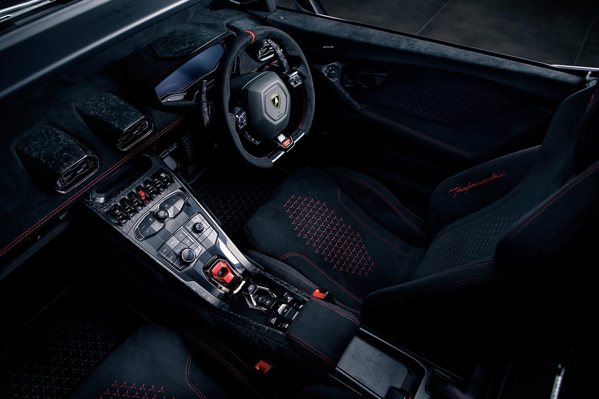 Lamborghini Huracán Performante Spyder 升級開篷版本正式抵港