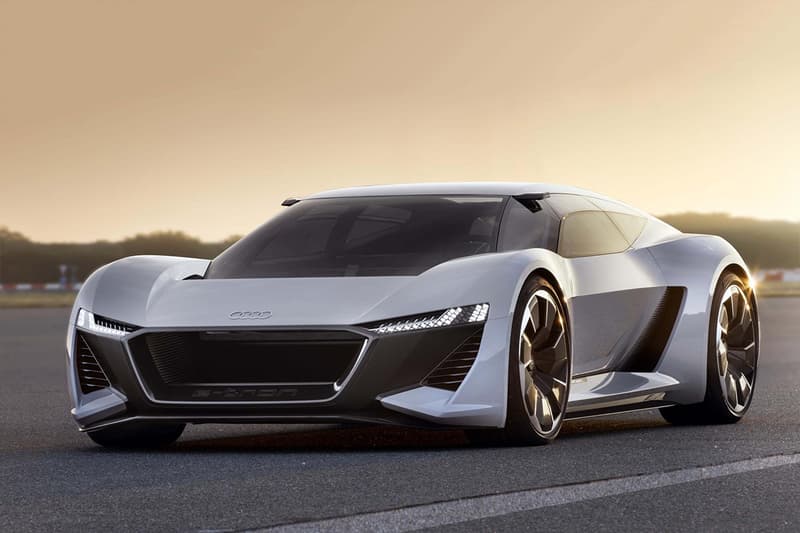 中置駕駛席!Audi 首款純電能超級跑車正式公佈!