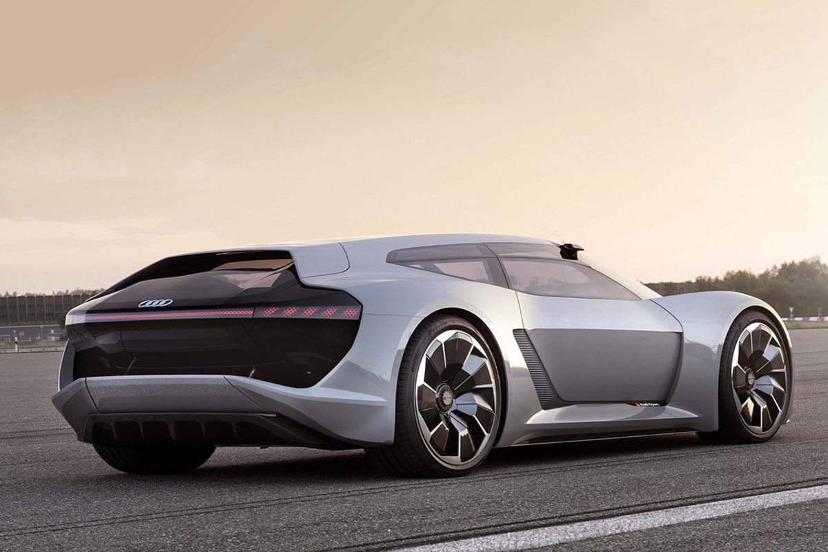 中置駕駛席！Audi 首款純電能超級跑車正式公佈！