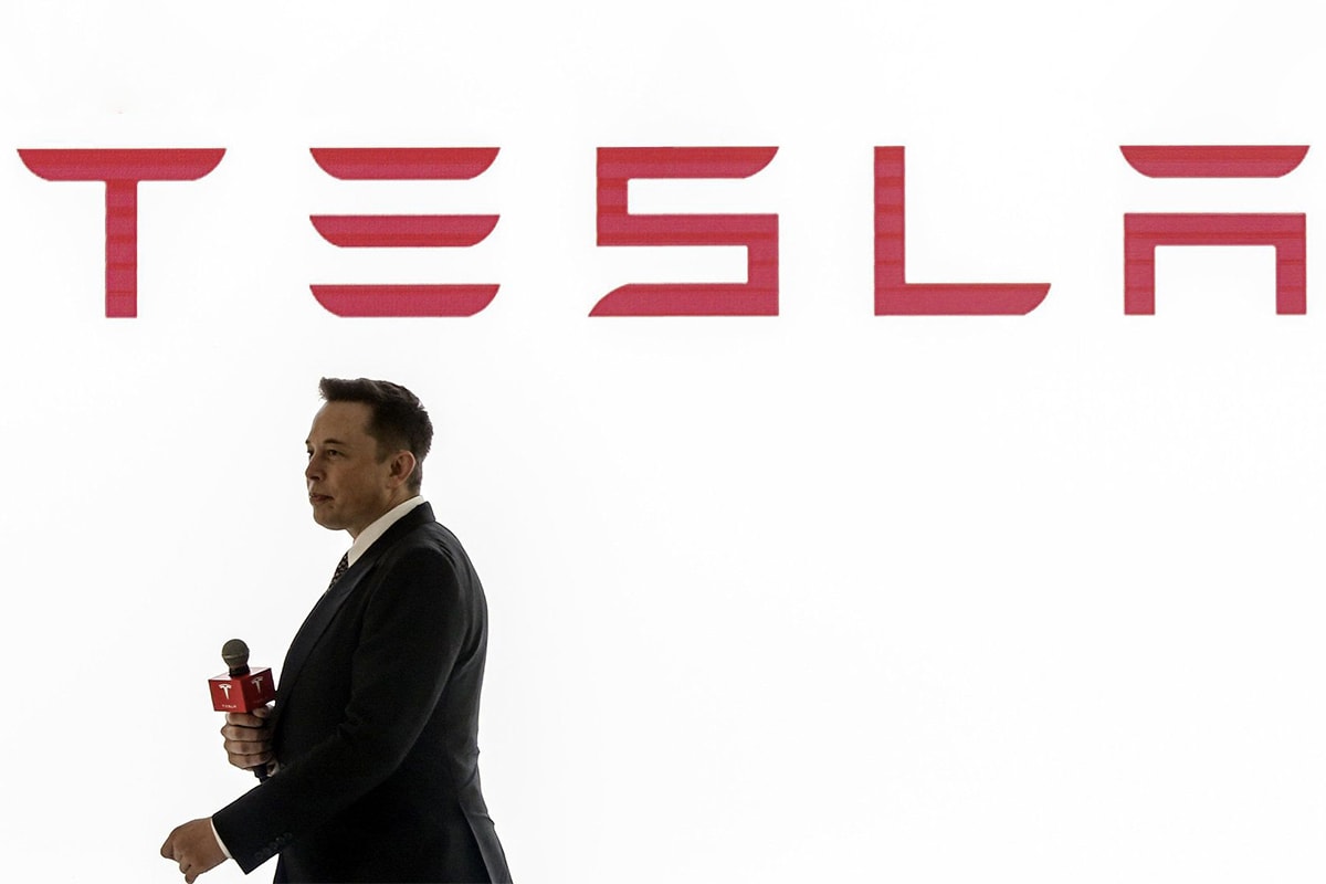 新的衝擊？Elon Musk 正考慮將 Tesla 私有化