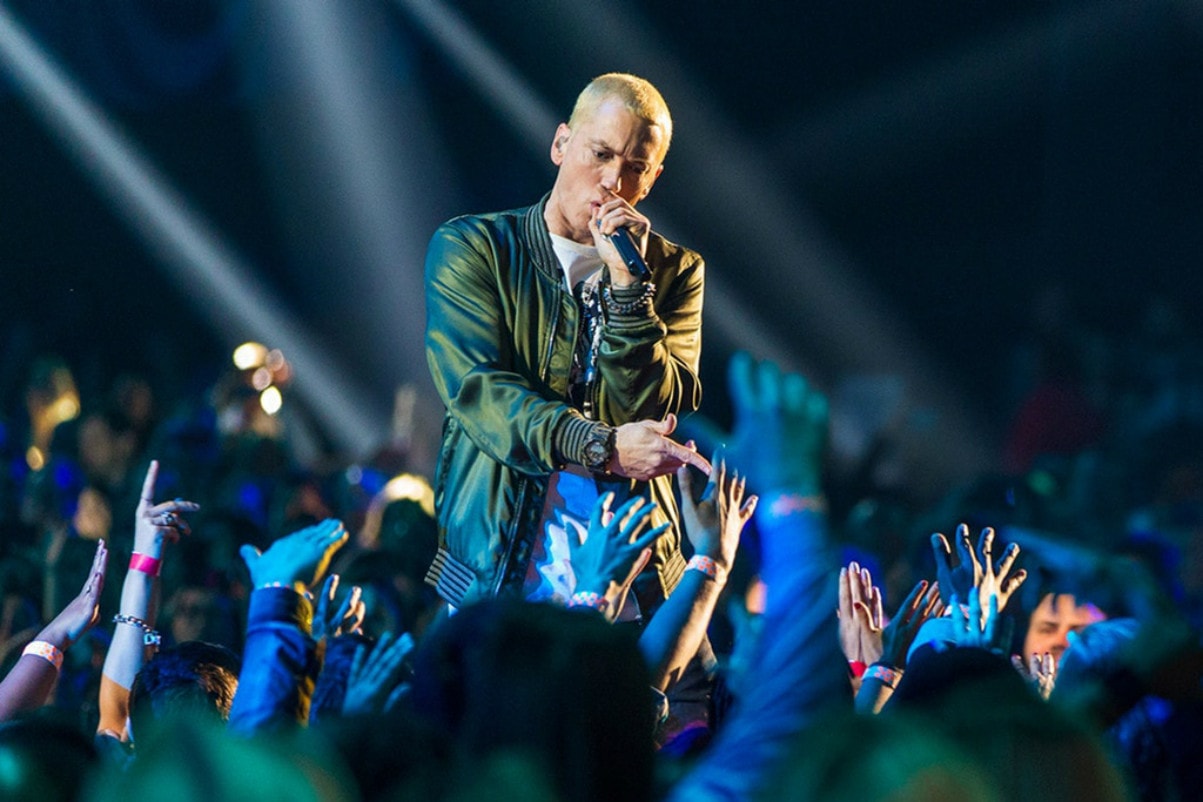 無預警！Eminem 發布新專輯《Kamikaze》