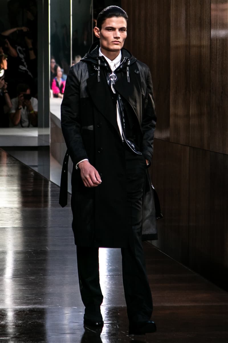 Riccardo Tisci 首秀登場-Burberry 於倫敦時裝周發佈 2019 春夏系列