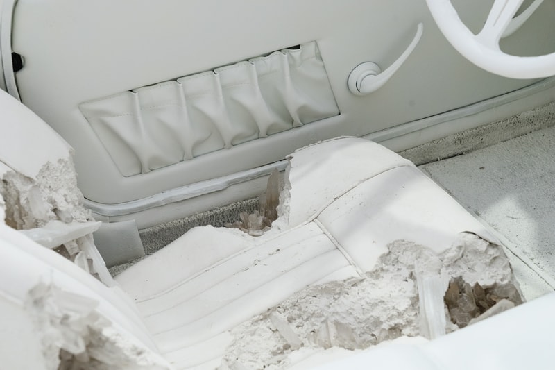 混凝土藝術超跑！走進 Daniel Arsham 最新美國紐約個展「3018」