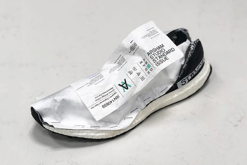 洗衣標籤臨時釘壓！美國藝術家 Daniel Arsham 獨家釋出 adidas UltraBOOST 客製版本