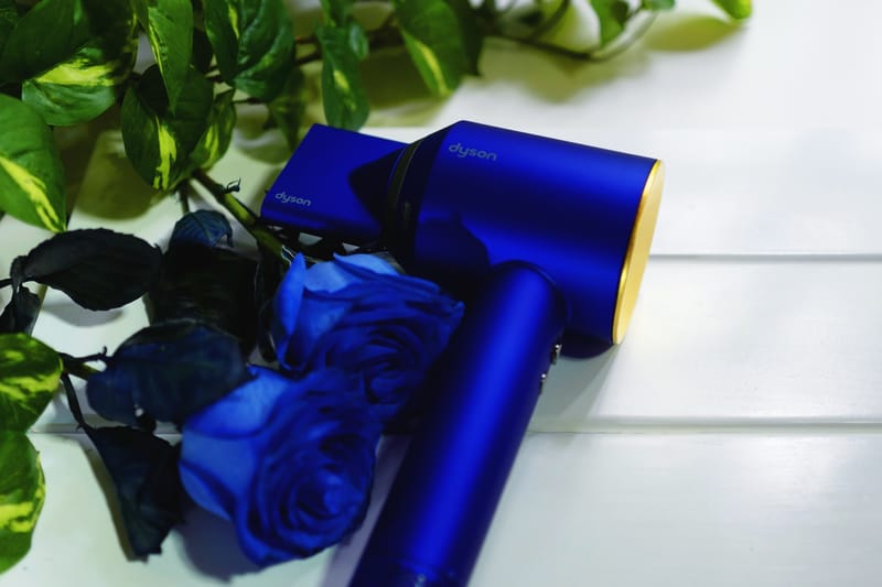 登峰造極！Dyson Supersonic™ 風筒迎來 23.75K 金限定別注版