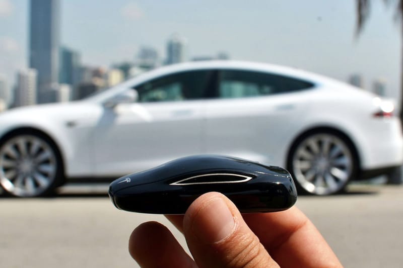 安全成疑？黑客拍片示範兩秒偷走 Tesla Model S