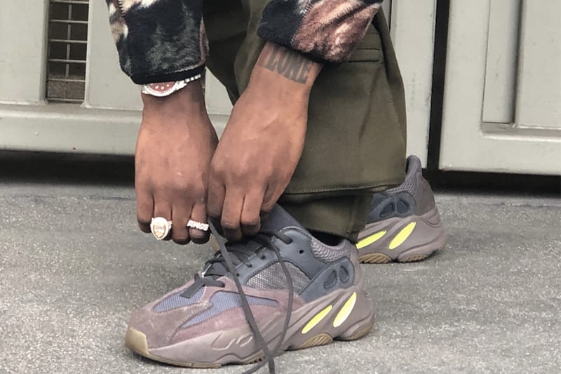 yeezy boost 700 mauve release