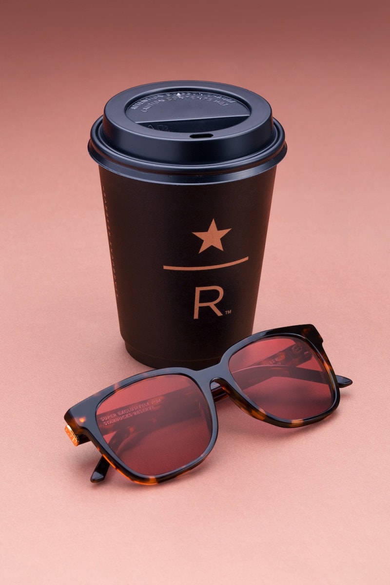 RETROSUPERFUTURE 攜手 Starbucks 打造全新聯乘太陽眼鏡系列