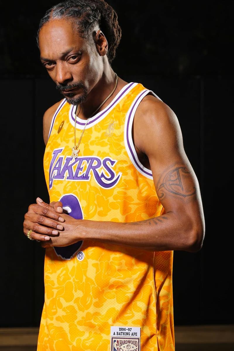 Snoop Dogg 加持-A BATHING APE® x MITCHELL & NESS 造型錄釋出