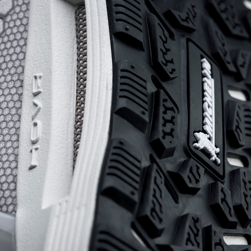 Under Armour 全新 UA HOVR ColdGear® Reactor 跑鞋