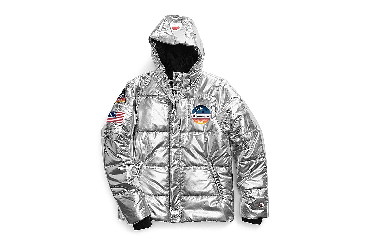 金屬色系－Champion 推出 NASA 主題羽绒外套