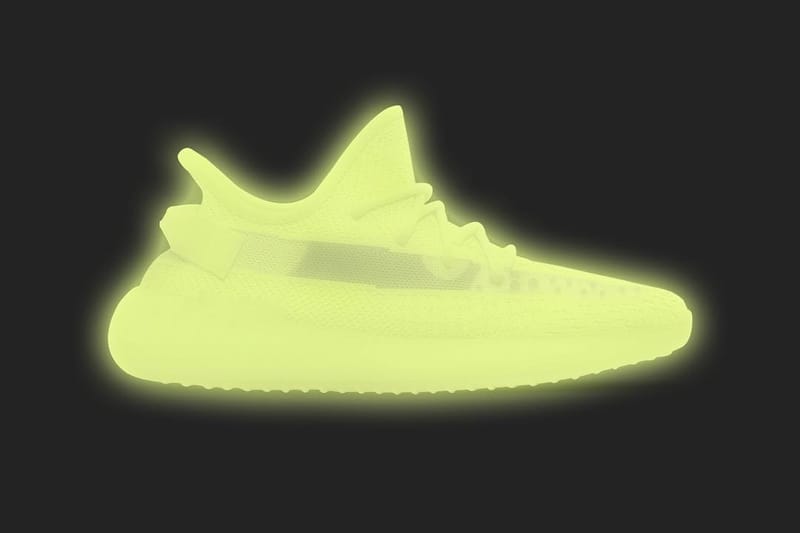 YEEZY BOOST 350 V2 全新夜光版本發售消息 