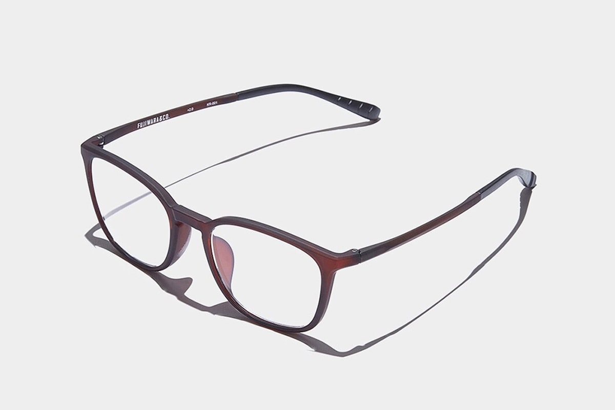 這副藤原浩 x 金子眼鏡聯名眼鏡只需 8,000 YEN