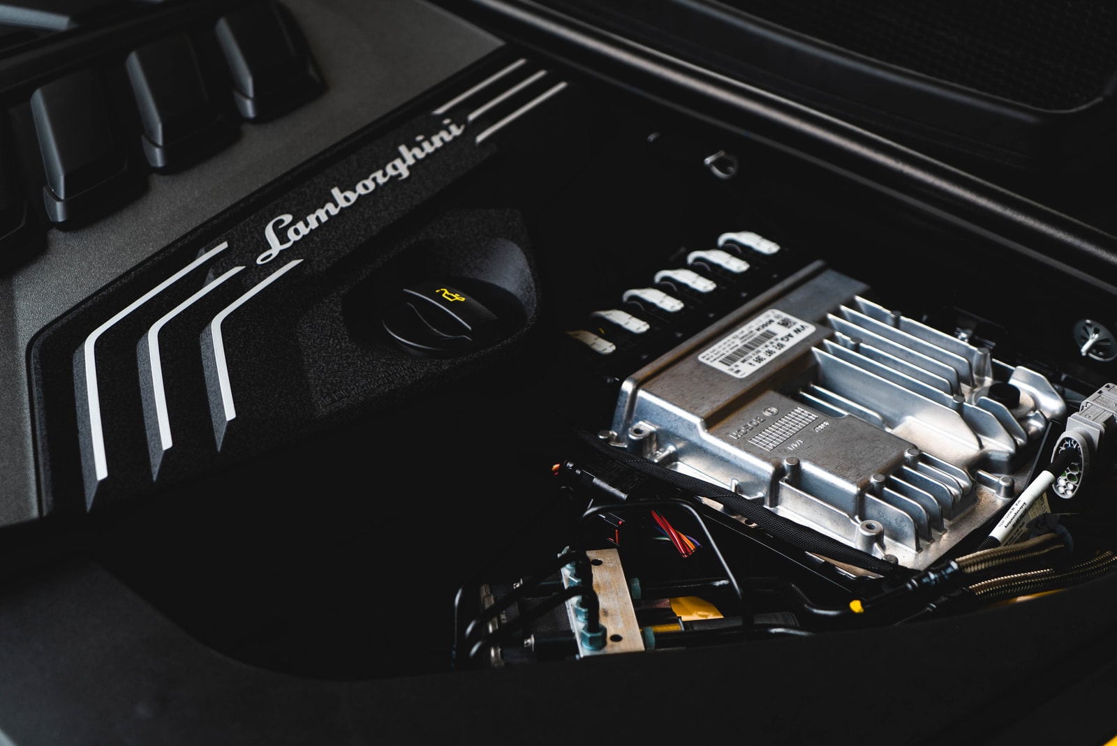 HYPEBEAST 實測 Lamborghini 首部「野牛級」SUV Urus