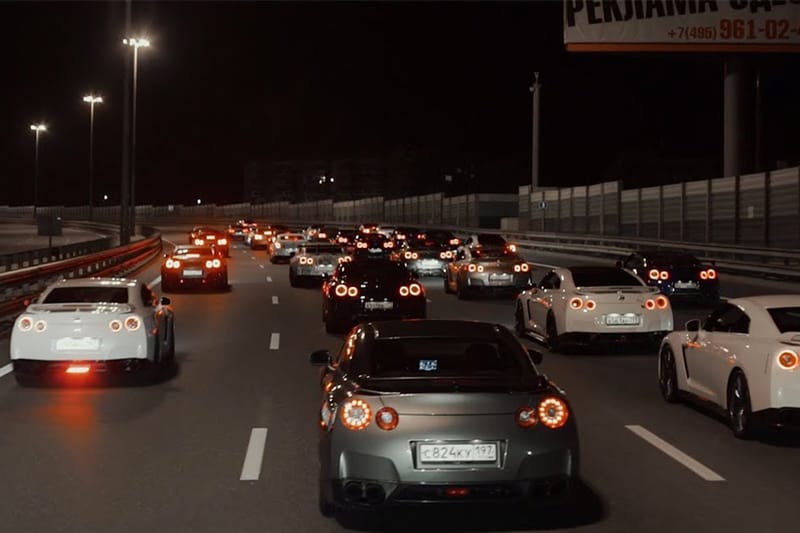東瀛戰神大會師！俄羅斯大型車聚共 40 輛 Nissan GT-R 齊聚一堂