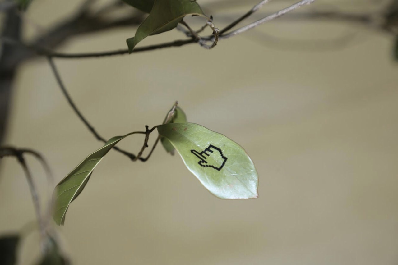 台灣藝術家 JOHN YUYI 最新藝術裝置《我樹著打給你》資訊放送
