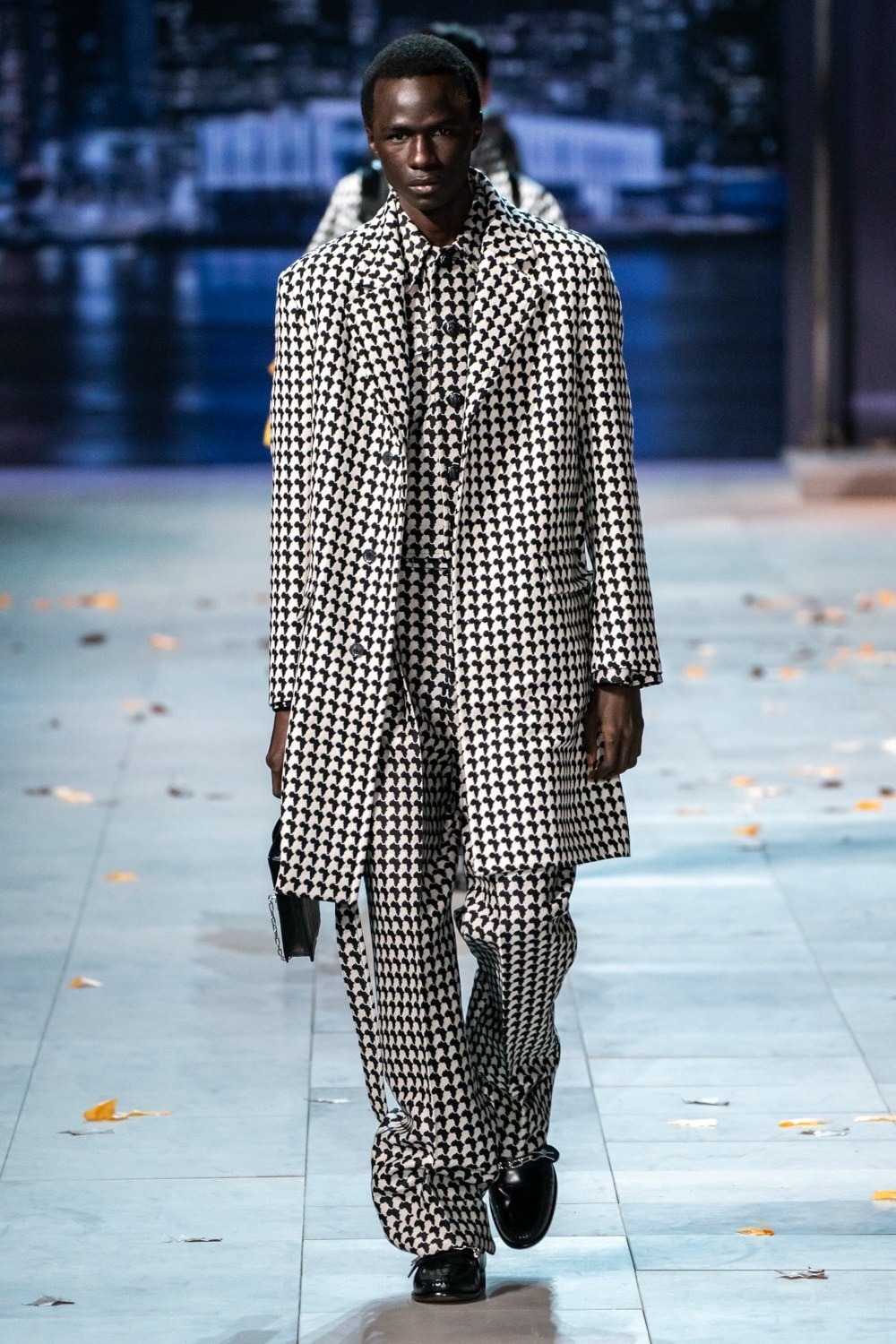 巴黎時裝周 − Louis Vuitton 發佈 2019 秋冬系列