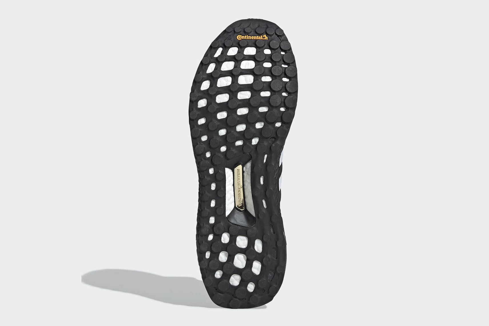  A BATHING APE® x adidas UltraBOOST 鞋款官方圖片公開