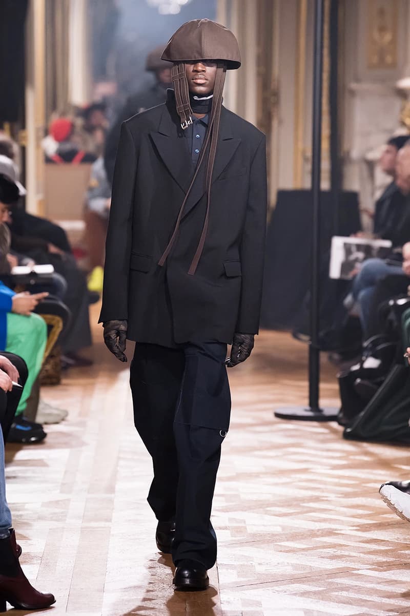 巴黎時裝周 − 離開 Calvin Klein 的首秀!Raf Simons 發佈 2019 秋冬系列