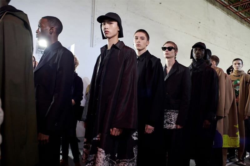 巴黎時裝周 − Valentino 發佈 2019 秋冬系列