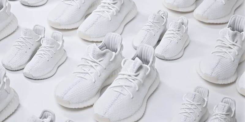 YEEZY BOOST 350 V2「Triple White」配色台 