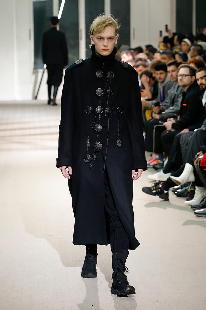 巴黎時裝周 − Yohji Yamamoto 發佈 2019 秋冬系列
