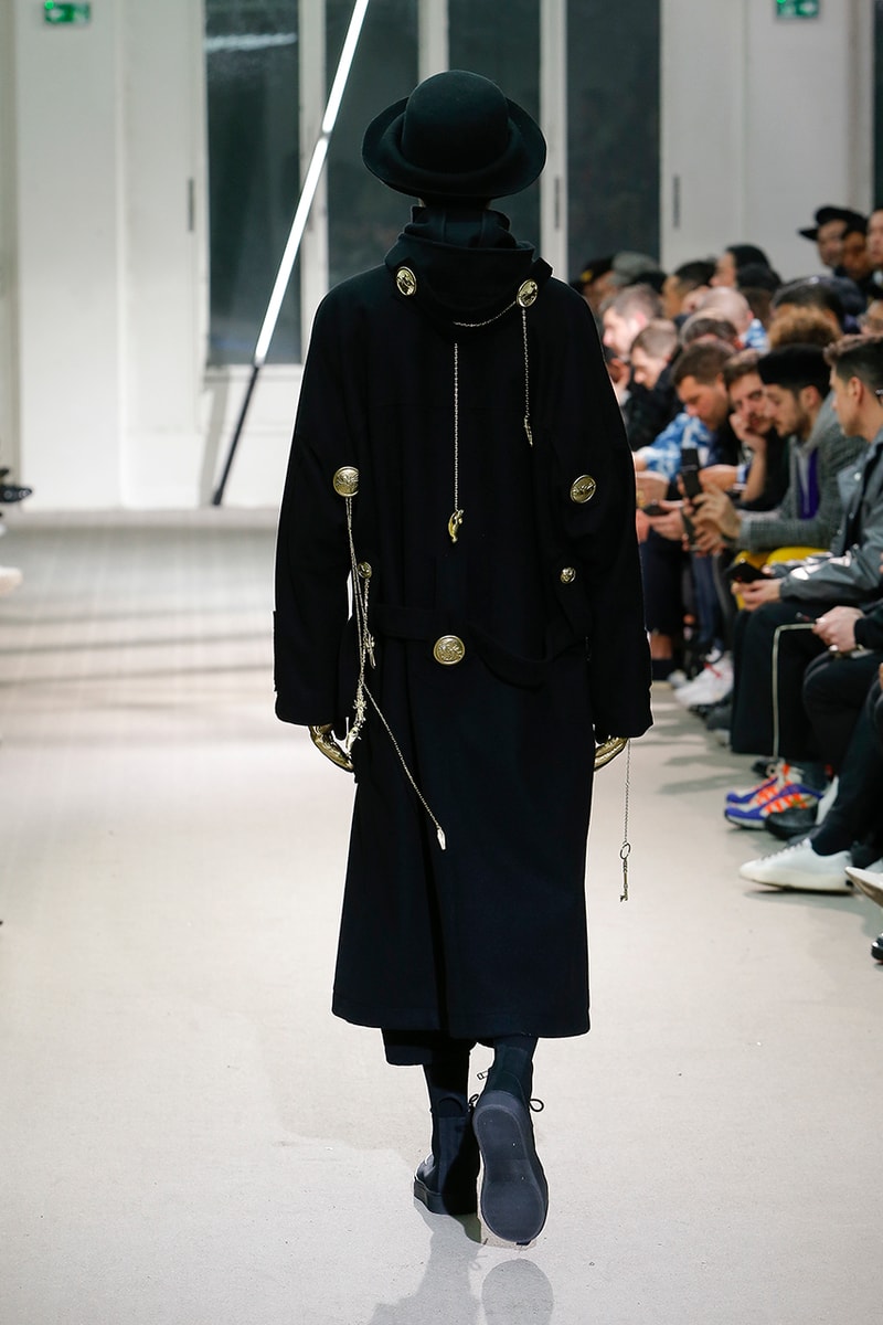 巴黎時裝周 − Yohji Yamamoto 發佈 2019 秋冬系列