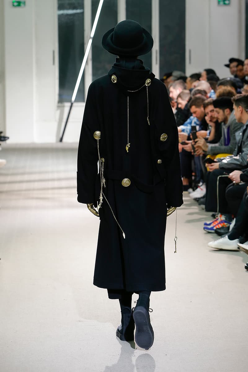 巴黎時裝周 − Yohji Yamamoto 發佈 2019 秋冬系列