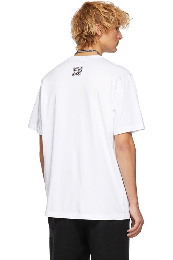 無言以對－Vetements 推出印上「QR Code」的 Print Tee