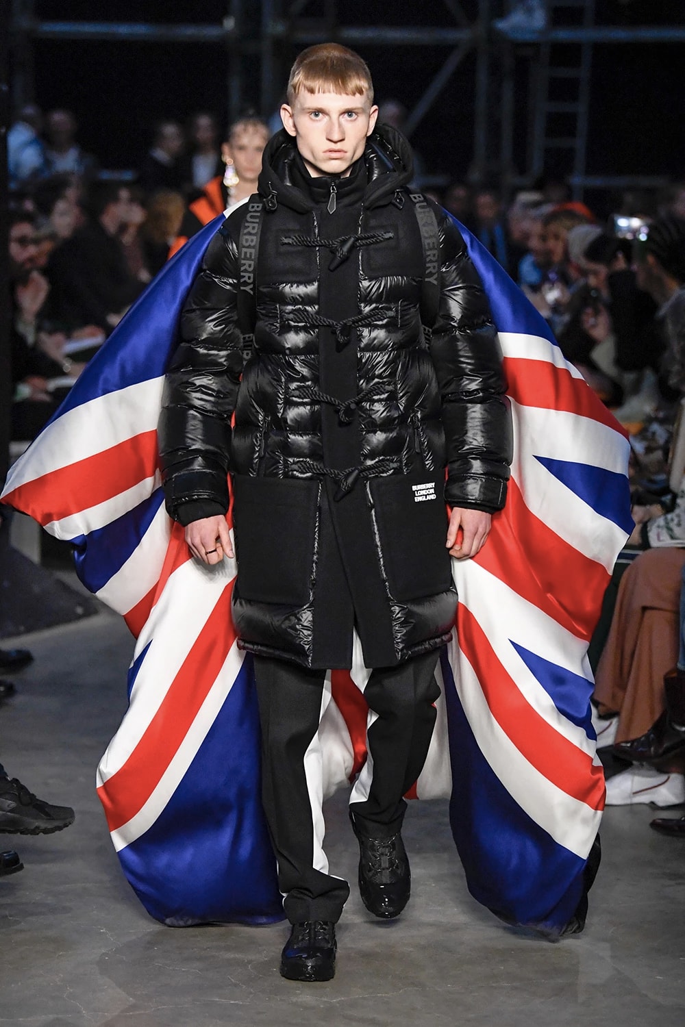 倫敦時裝周 − Burberry 發佈 2019 秋冬系列