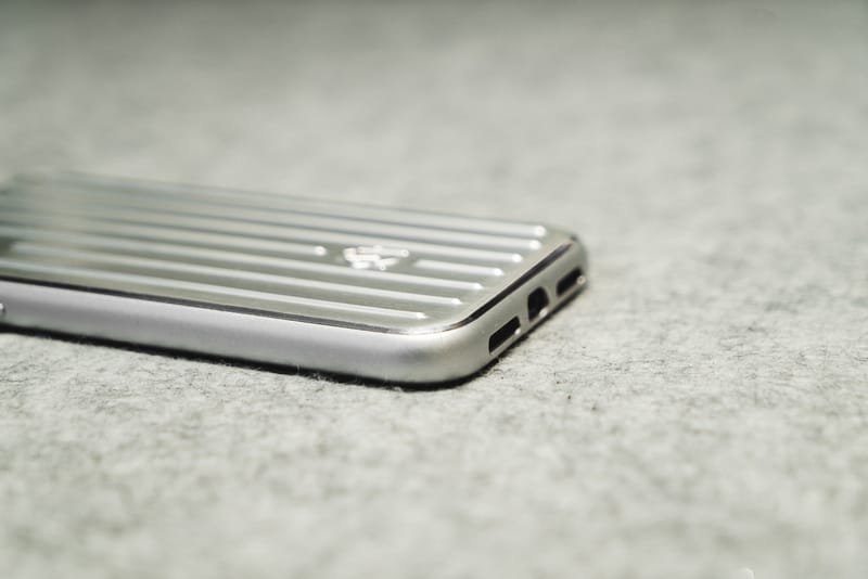 rimowa iphone 8 case