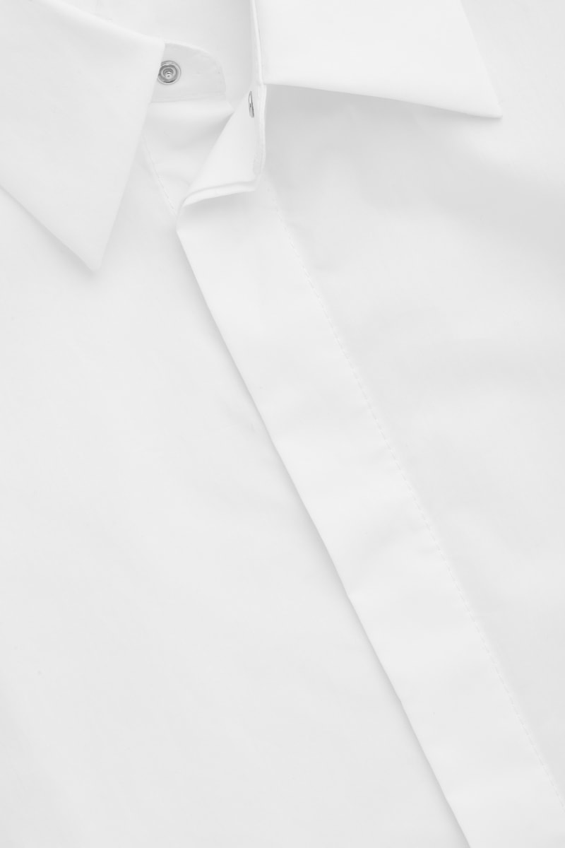 專注剪裁－COS 推出全新 White Shirt Project 系列